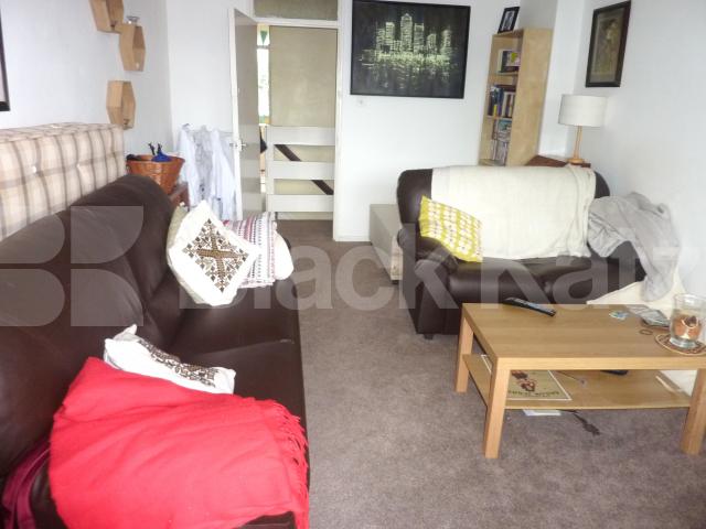 			MINUTES TO CANAL & TUBE & GOOD FOR 4 SHARERS! , 3 Bedroom, 1 bath, 1 reception Flat			 Shirland Road , WARWICK AVENUE 